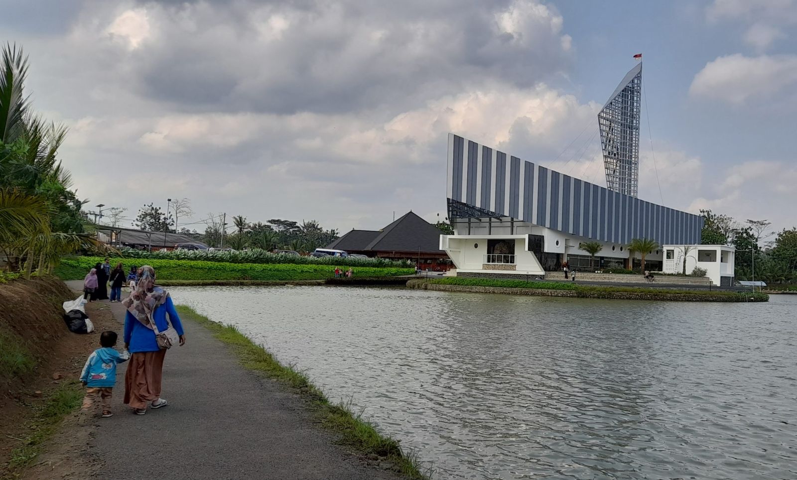 Masjid Ganda: Jembatan Kebanggaan Cilacap yang Tak Pernah Pudar